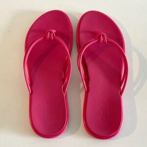 OluKai AKA Sandal Flip Flop Pink Size 8